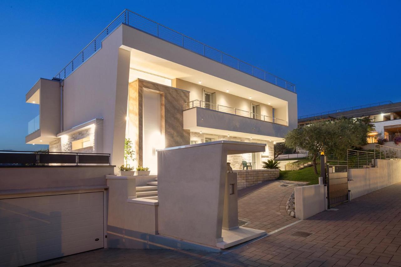 Villa Aurora-Holiday Home Apt 1 Bardolino Exterior photo